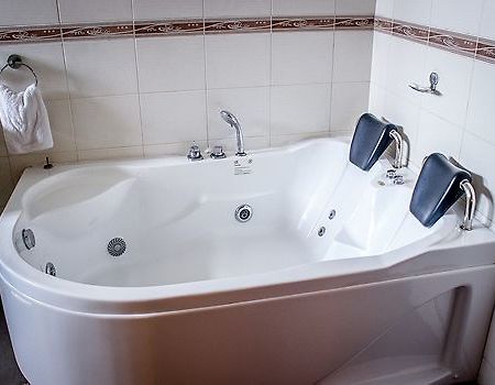 Maxlot Hotel Accra Bagian luar foto